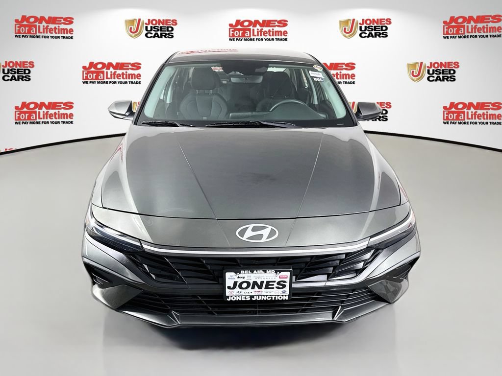 Certified 2024 Hyundai Elantra SE FWD image 11