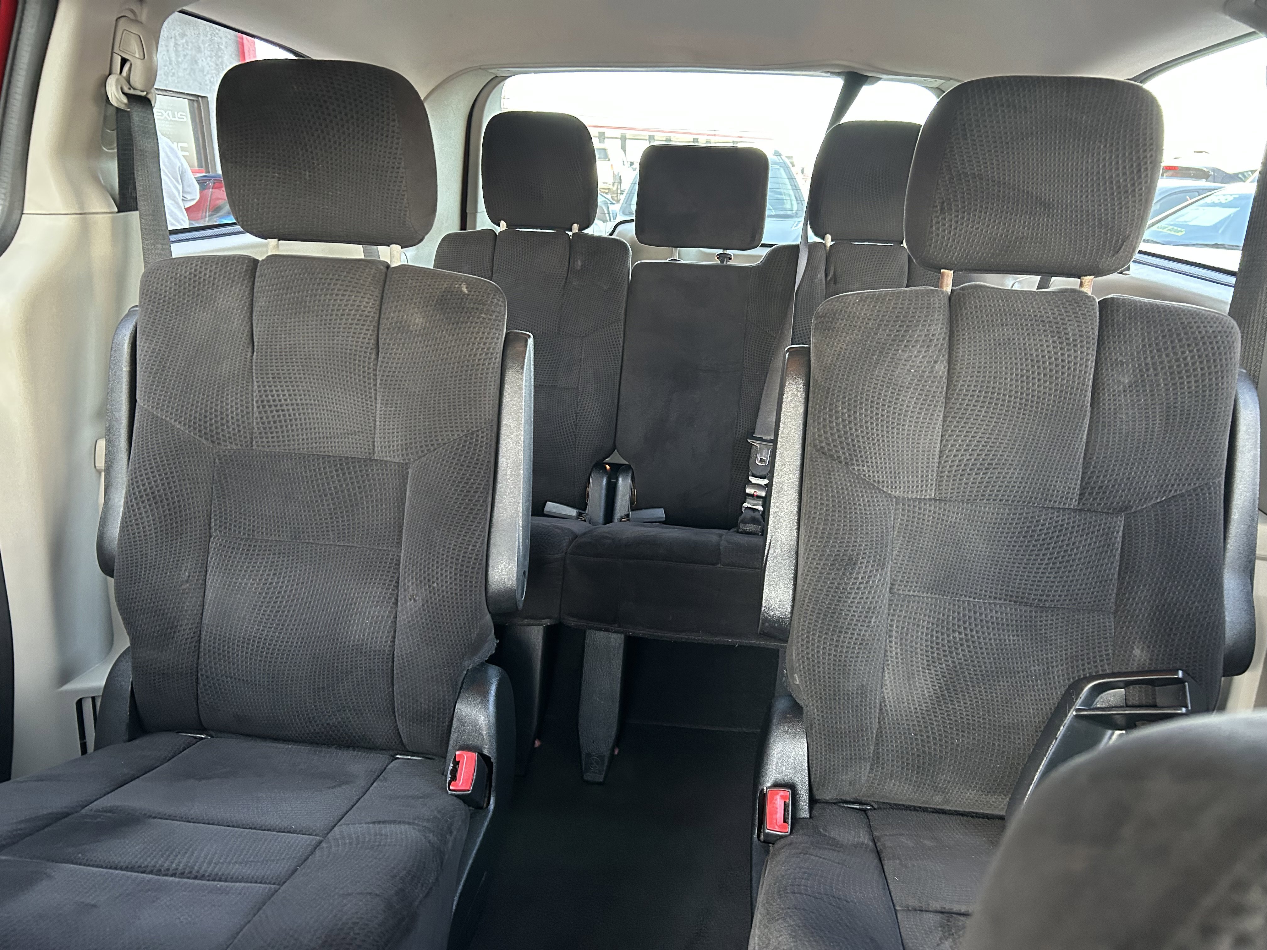 Used 2013 Dodge Grand Caravan SE image 6