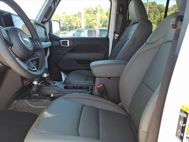 New 2025 Jeep Gladiator Mojave image 5