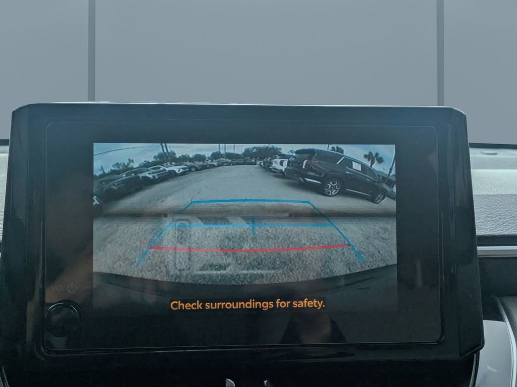 Used 2025 Toyota Corolla Cross L image 20