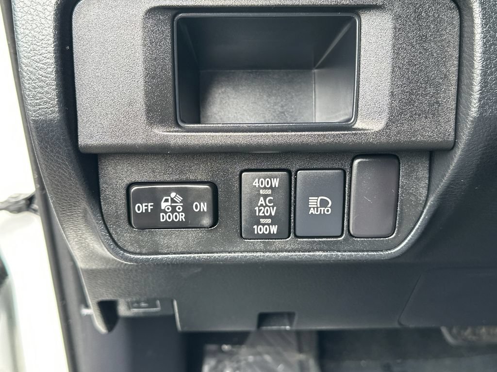 Used 2019 Toyota Tacoma TRD Off-Road AWD/4WD image 18