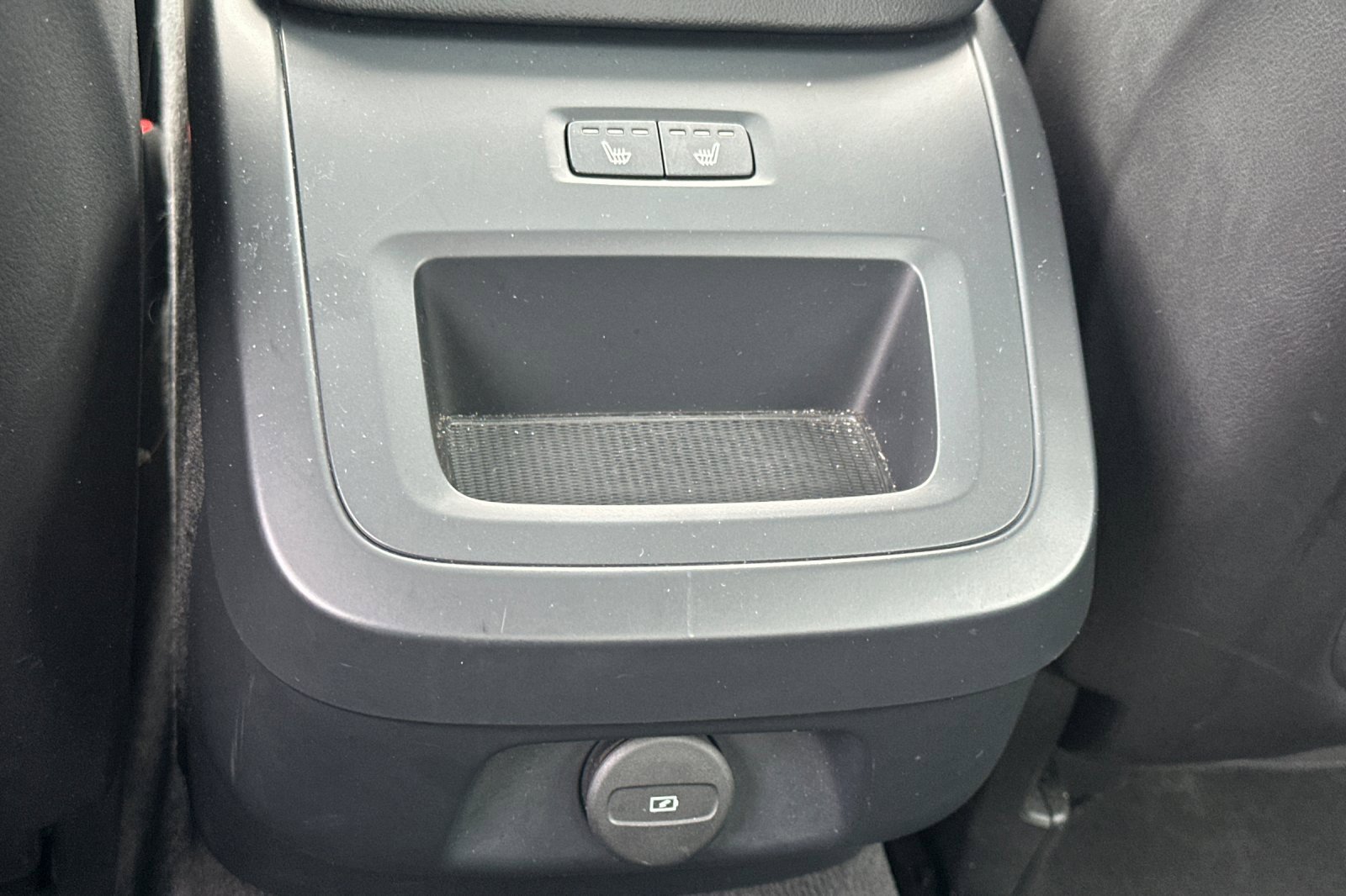 Used 2024 Volvo S60 B5 Plus image 43