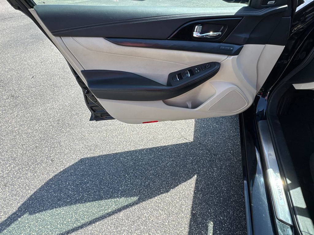 Used 2021 Nissan Maxima Platinum w/ Sport Mat Group image 10