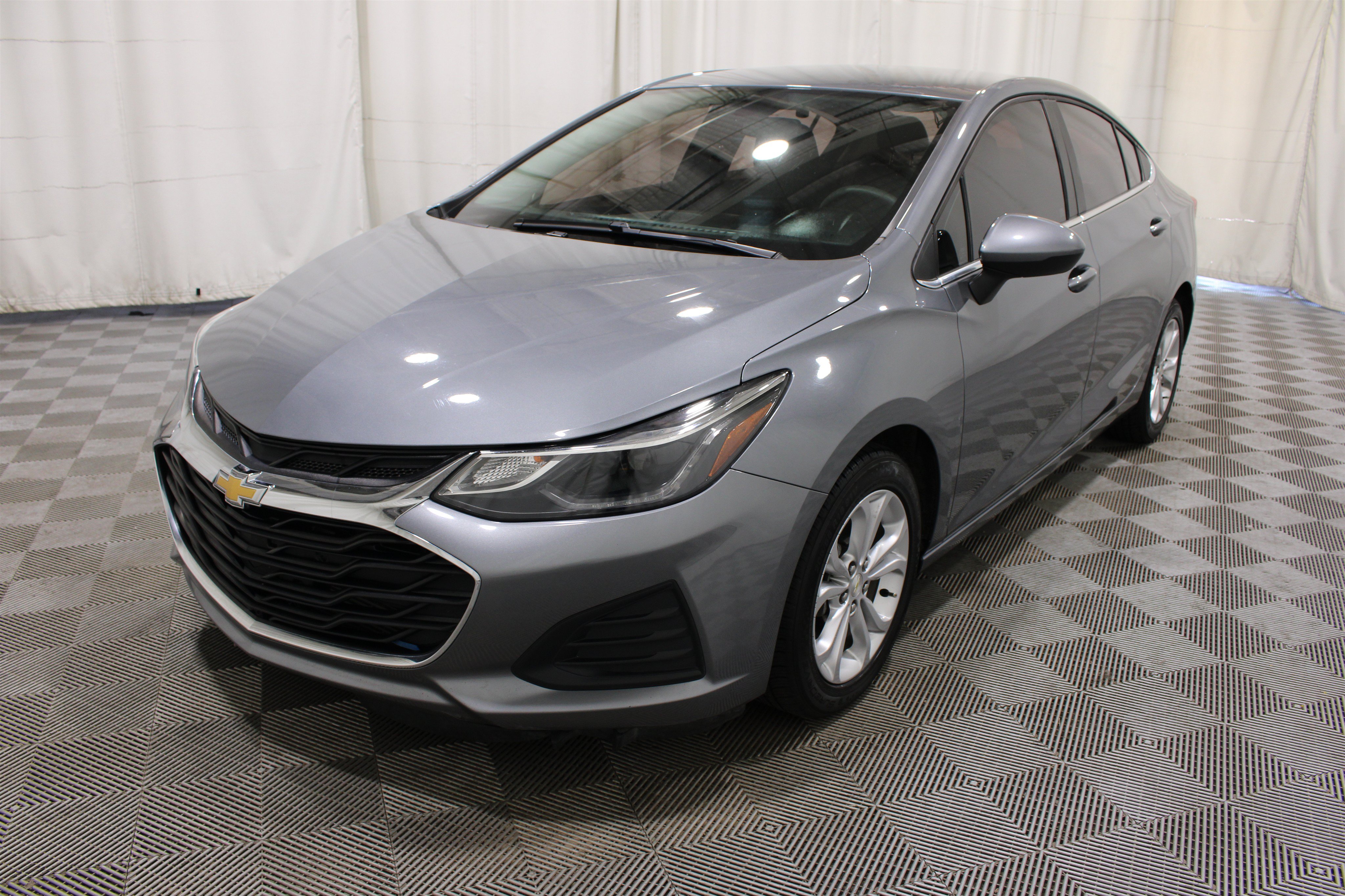 Used 2019 Chevrolet Cruze LT w/ Convenience Package FWD image 35