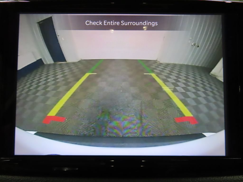 Used 2024 Chrysler Pacifica Limited FWD image 18