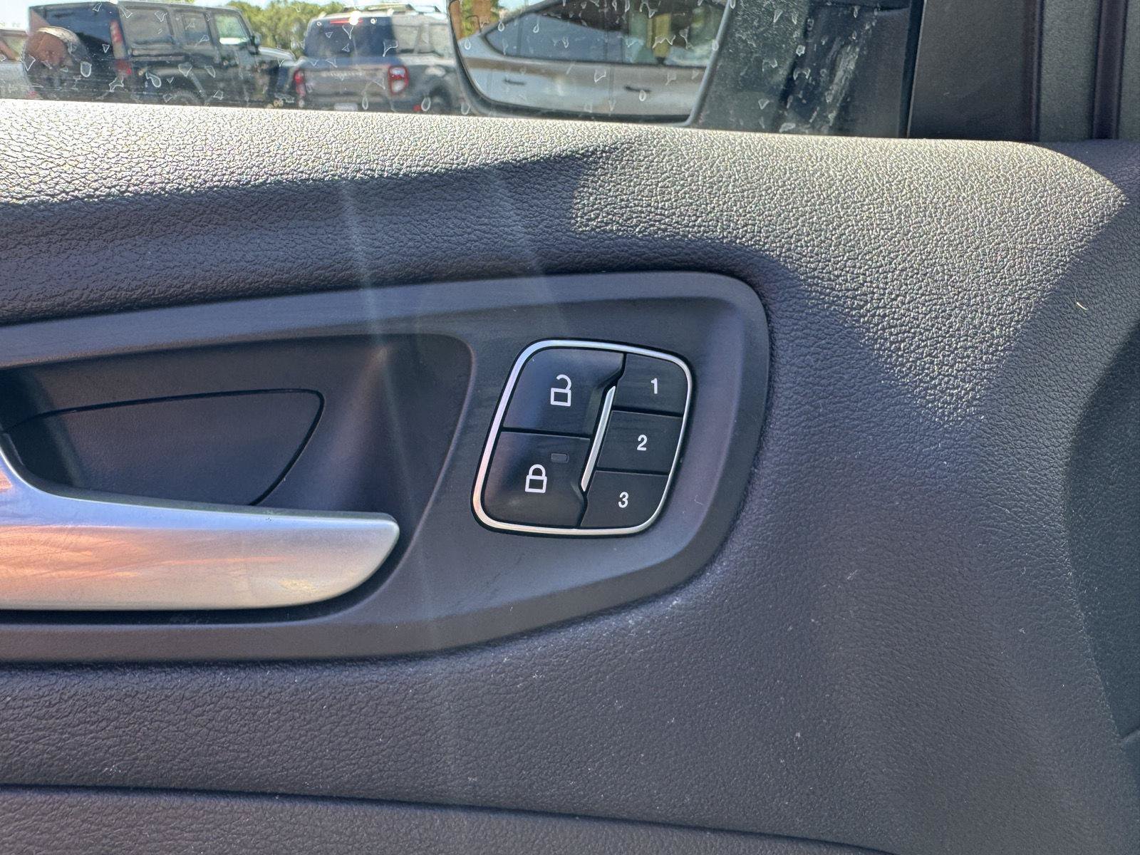 Used 2019 Ford Escape Titanium FWD image 14