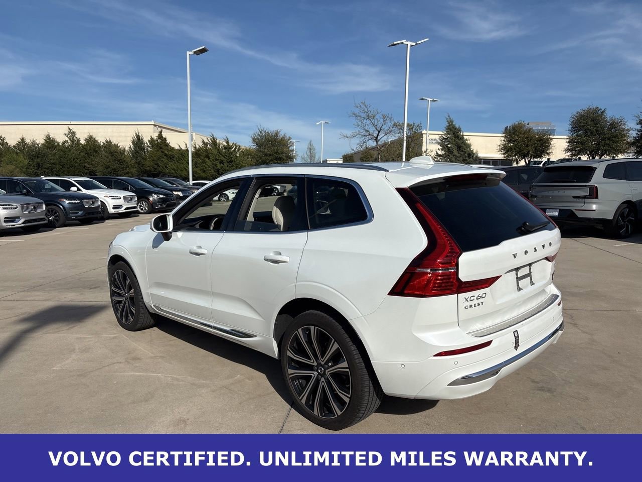 Used 2023 Volvo XC60 B5 Ultimate w/ Climate Package image 7