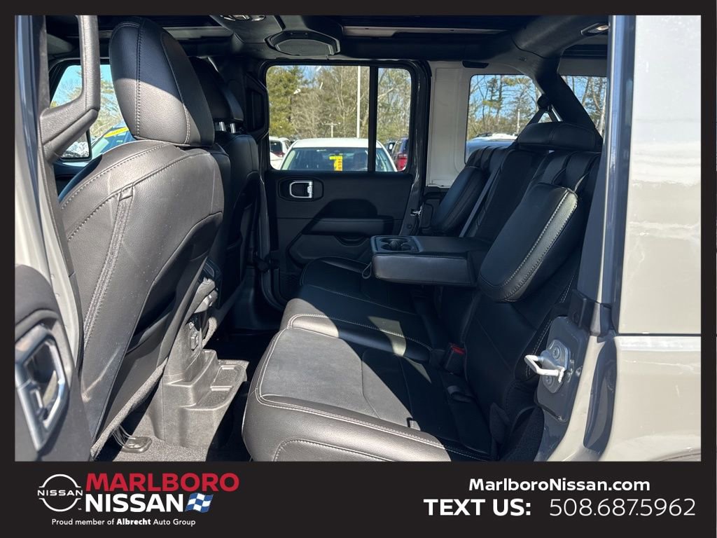 Used 2022 Jeep Wrangler Unlimited Sahara w/ Cold Weather Group image 16