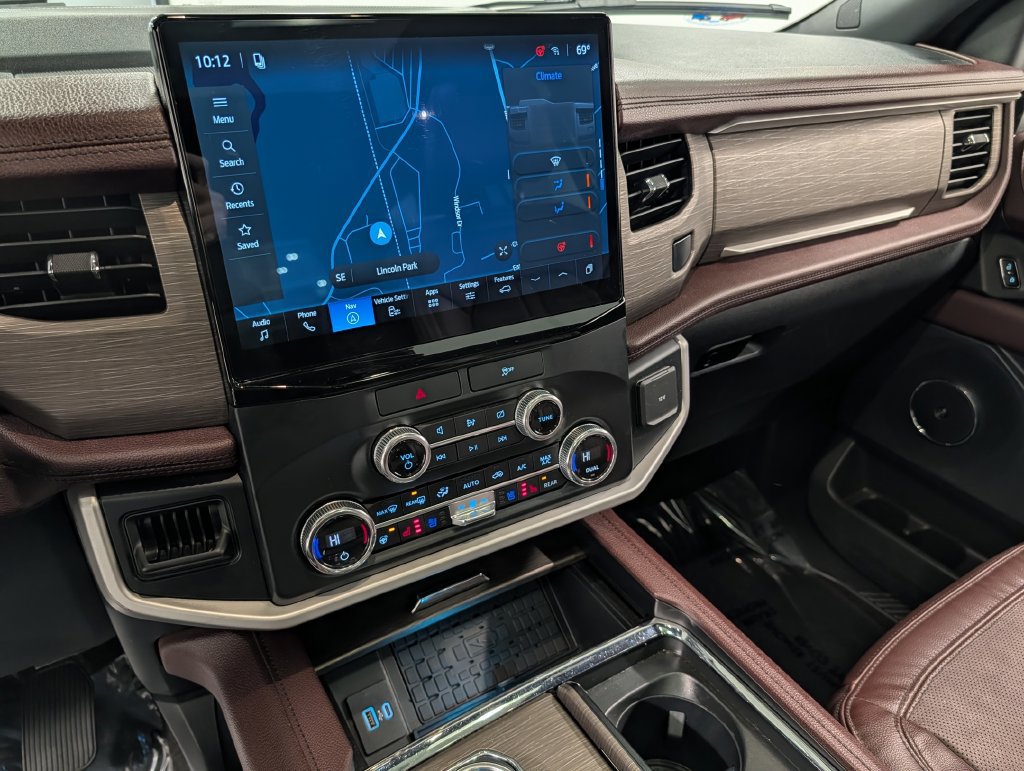 Used 2022 Ford Expedition Limited AWD/4WD image 12