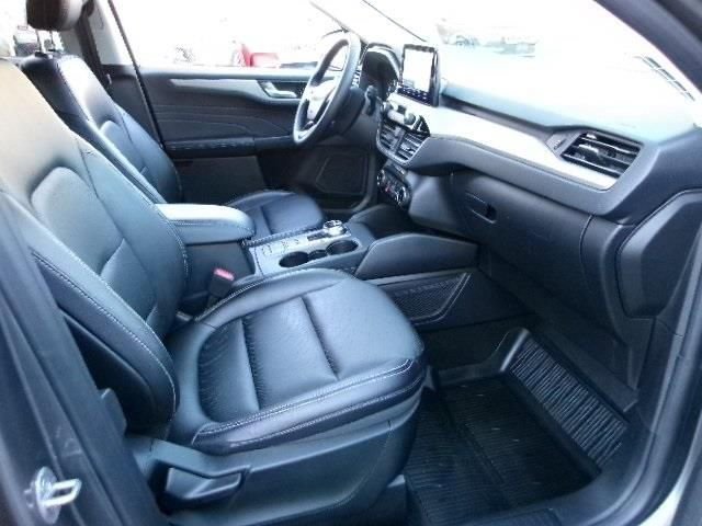 Certified 2022 Ford Escape SEL w/ Class II Trailer Tow Package image 3