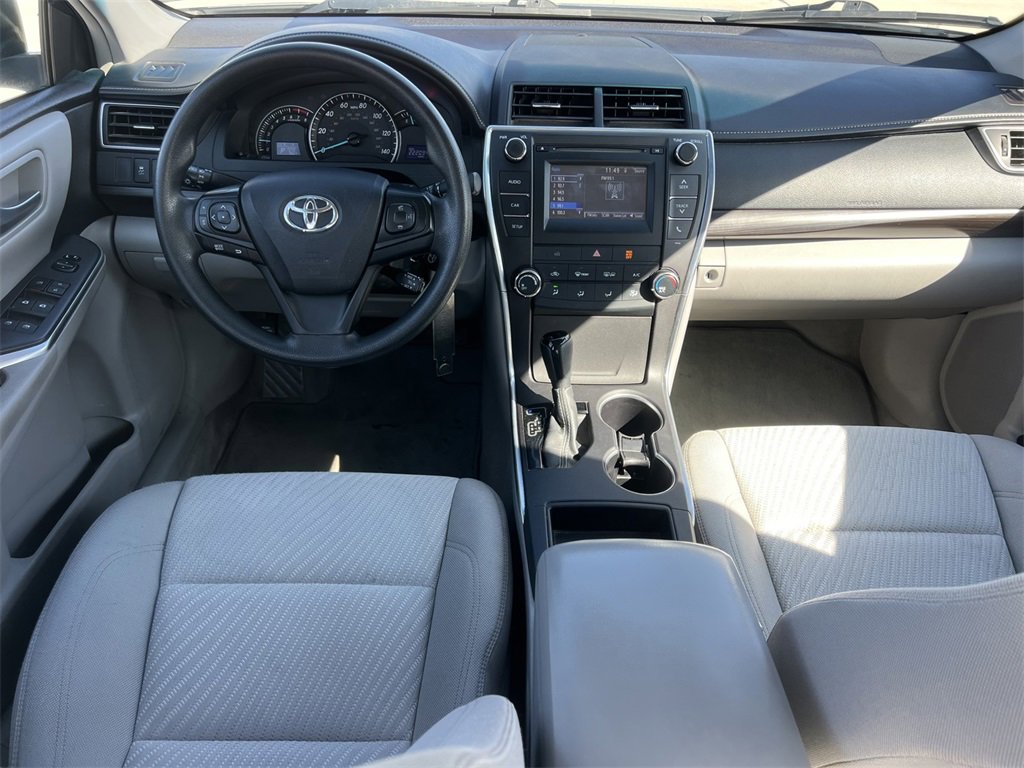 Used 2015 Toyota Camry LE image 23