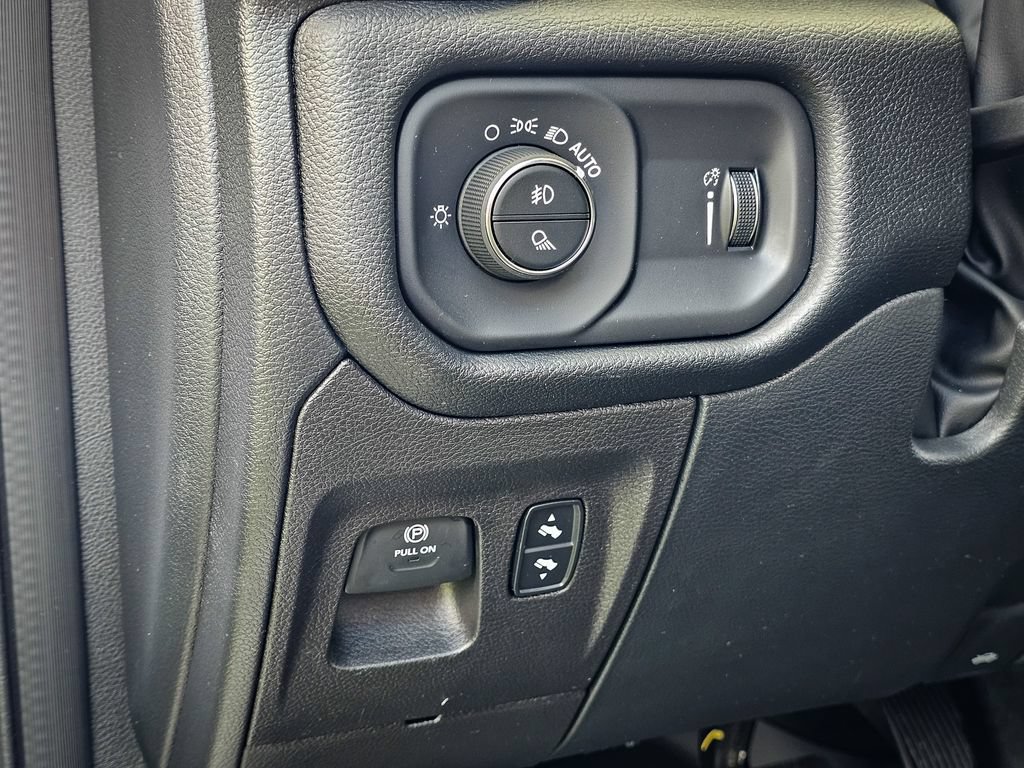 Used 2022 RAM 1500 Big Horn AWD/4WD image 15
