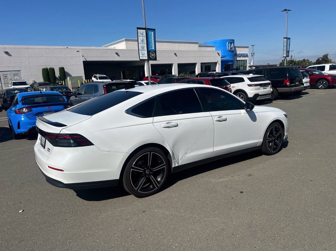 Used 2025 Honda Accord Sport image 3