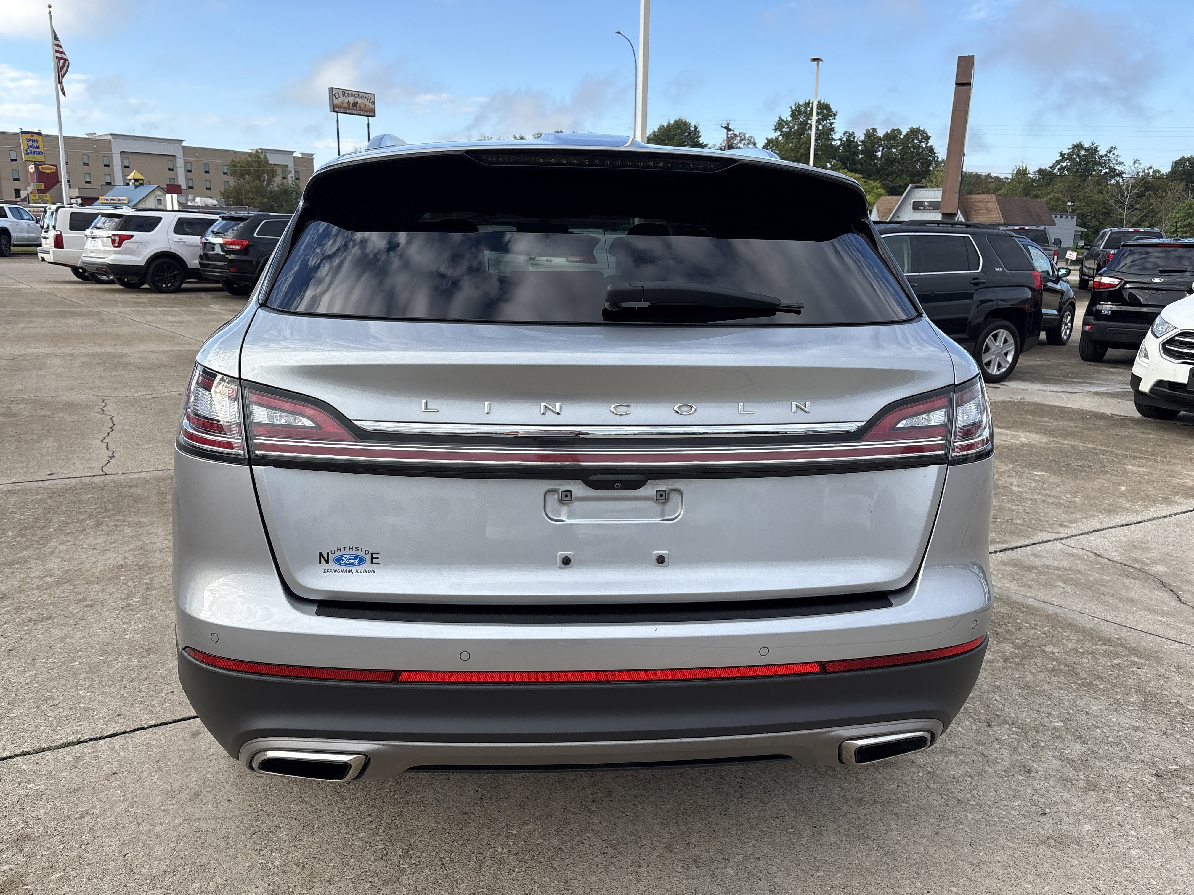 Used 2023 Lincoln Nautilus Reserve image 4