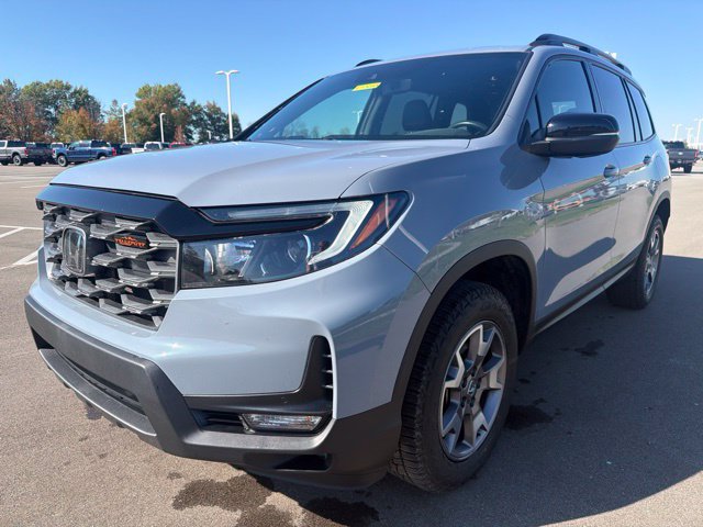 Used 2022 Honda Passport TrailSport image 2