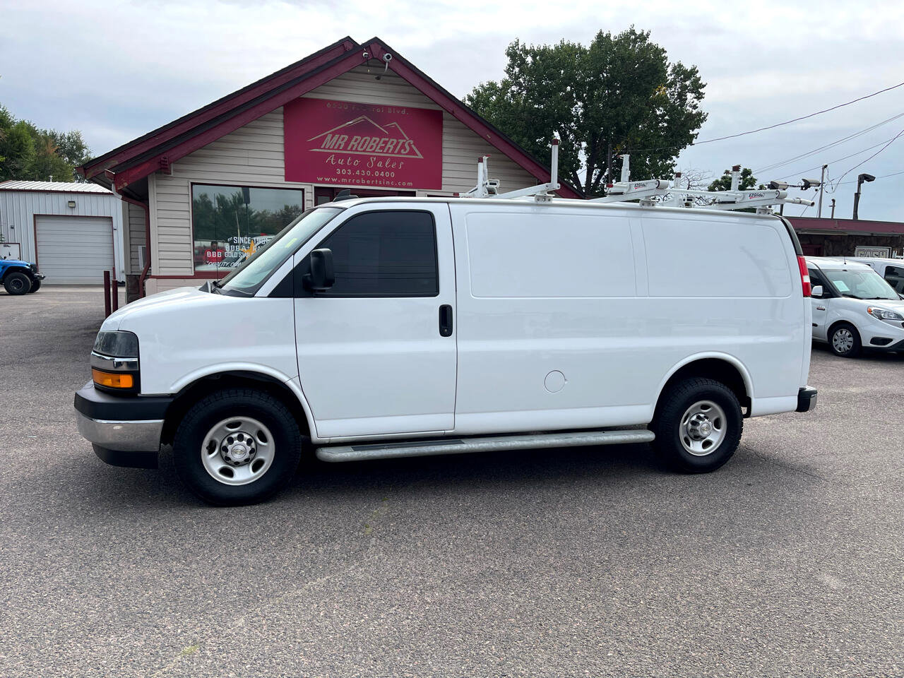 Used 2020 Chevrolet Express 2500 w/ Driver Convenience Package image 5