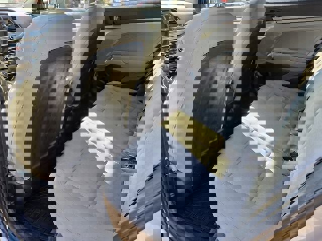 Used 2017 Hyundai Elantra SE image 19