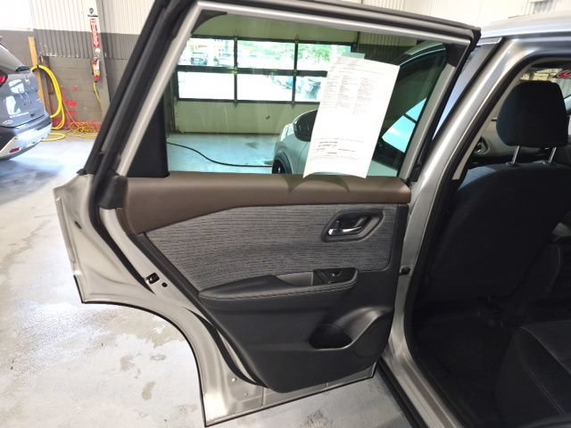 Certified 2023 Nissan Rogue SV AWD/4WD image 18