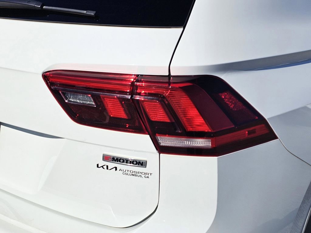 Used 2021 Volkswagen Tiguan SE R-Line image 10