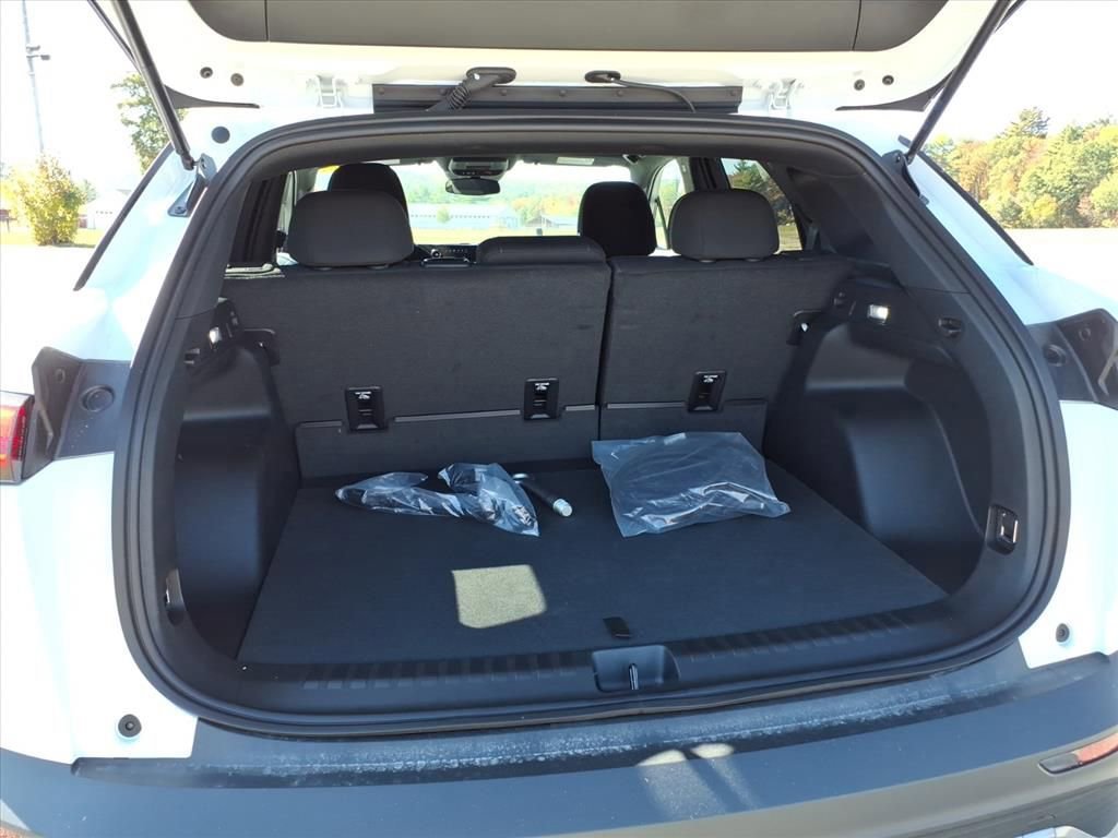 New 2026 Chevrolet Blazer EV LT w/ LPO, Blackout Package image 9