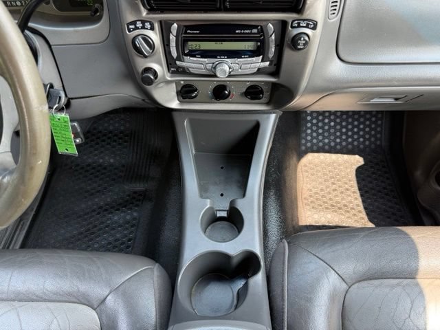 Used 2005 Ford Explorer Sport Trac Adrenalin AWD/4WD image 23