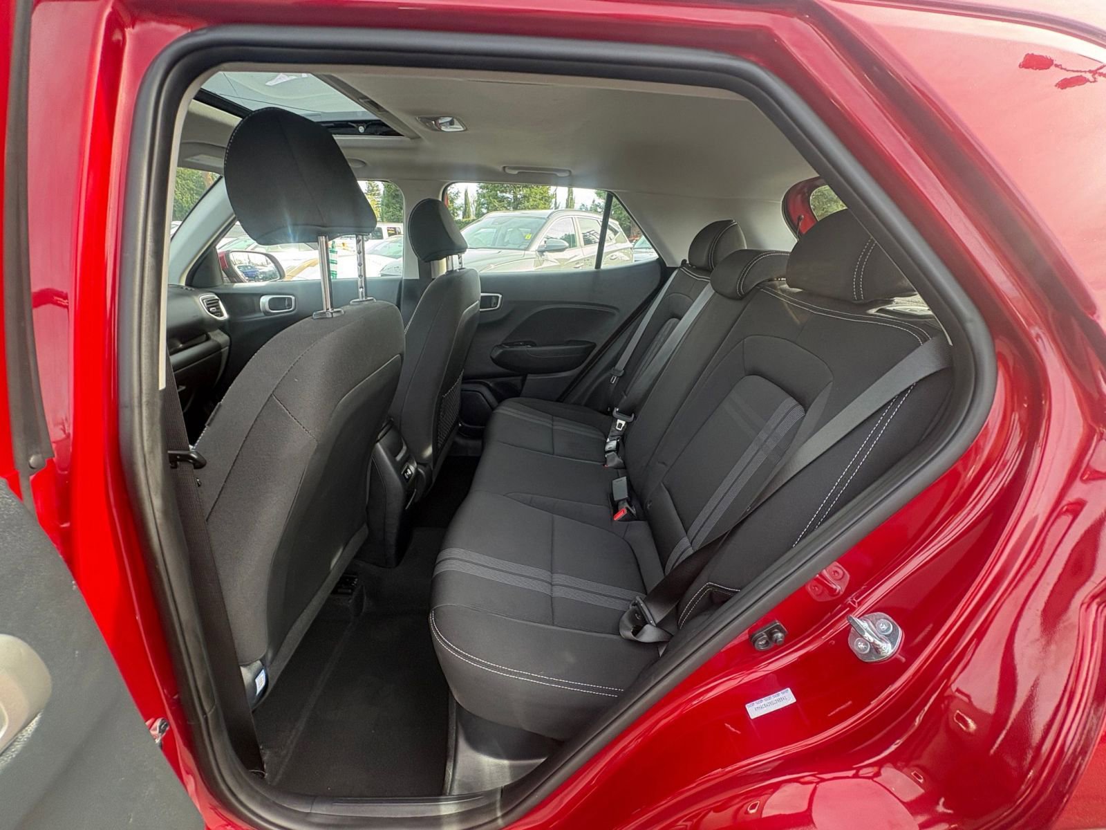 Used 2025 Hyundai Venue SEL image 24