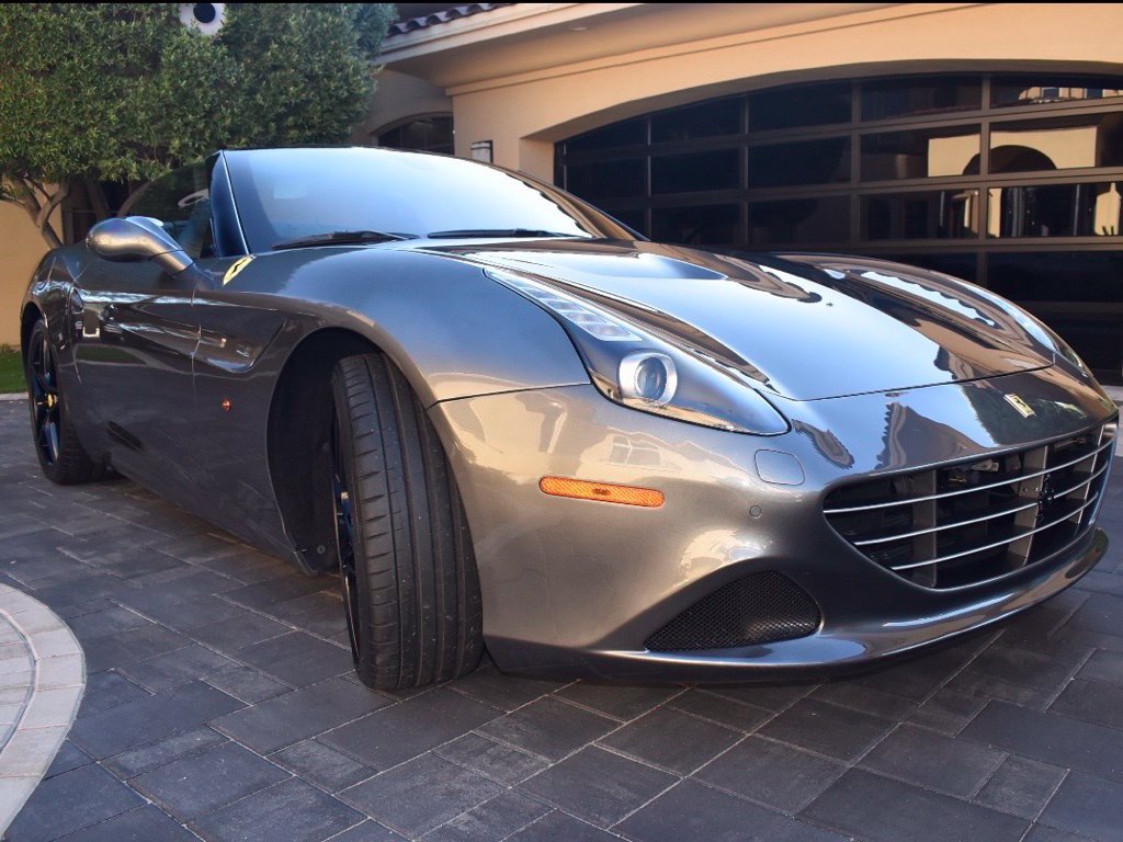 Used 2018 Ferrari California T RWD image 16