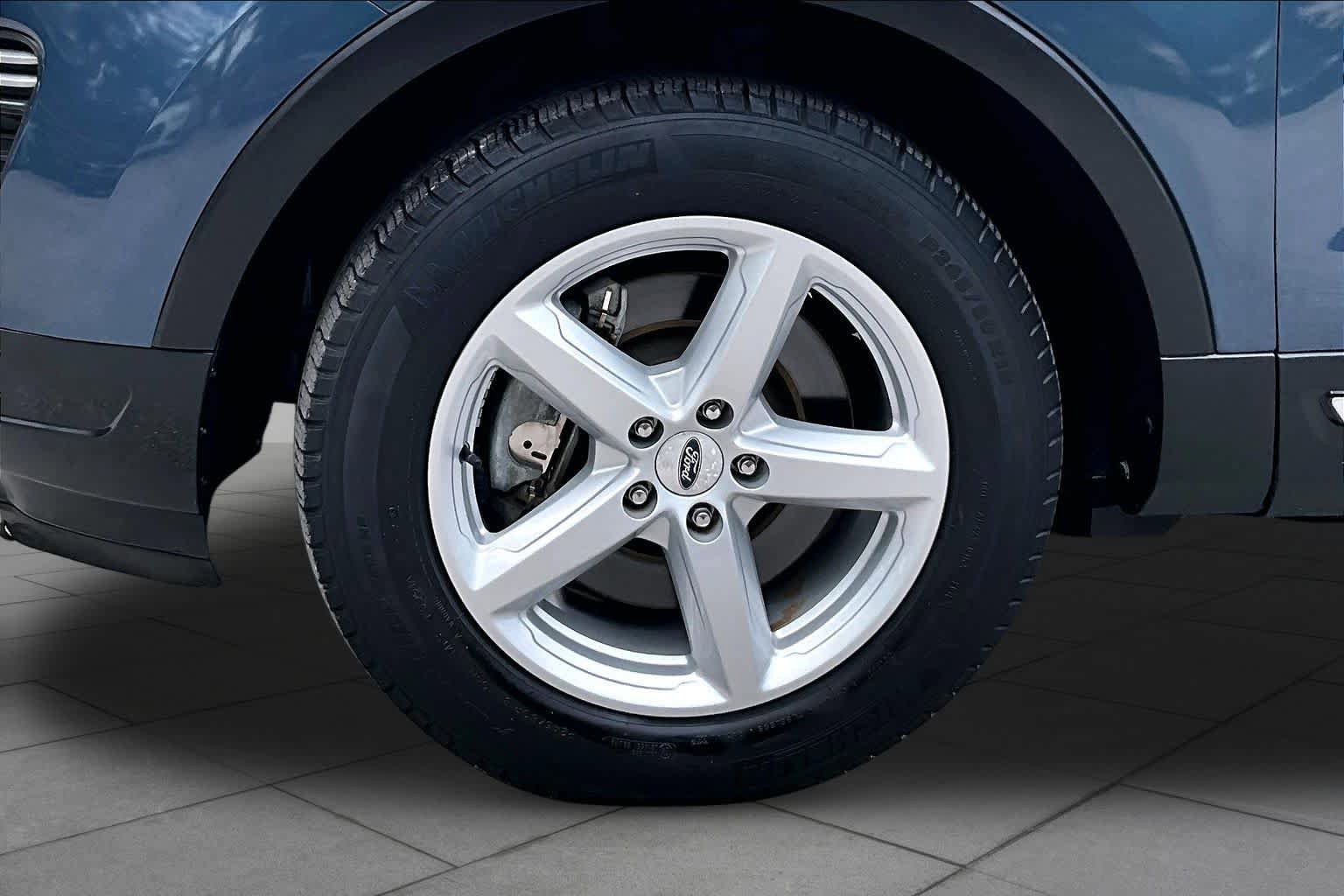 Used 2018 Ford Explorer XLT FWD image 11