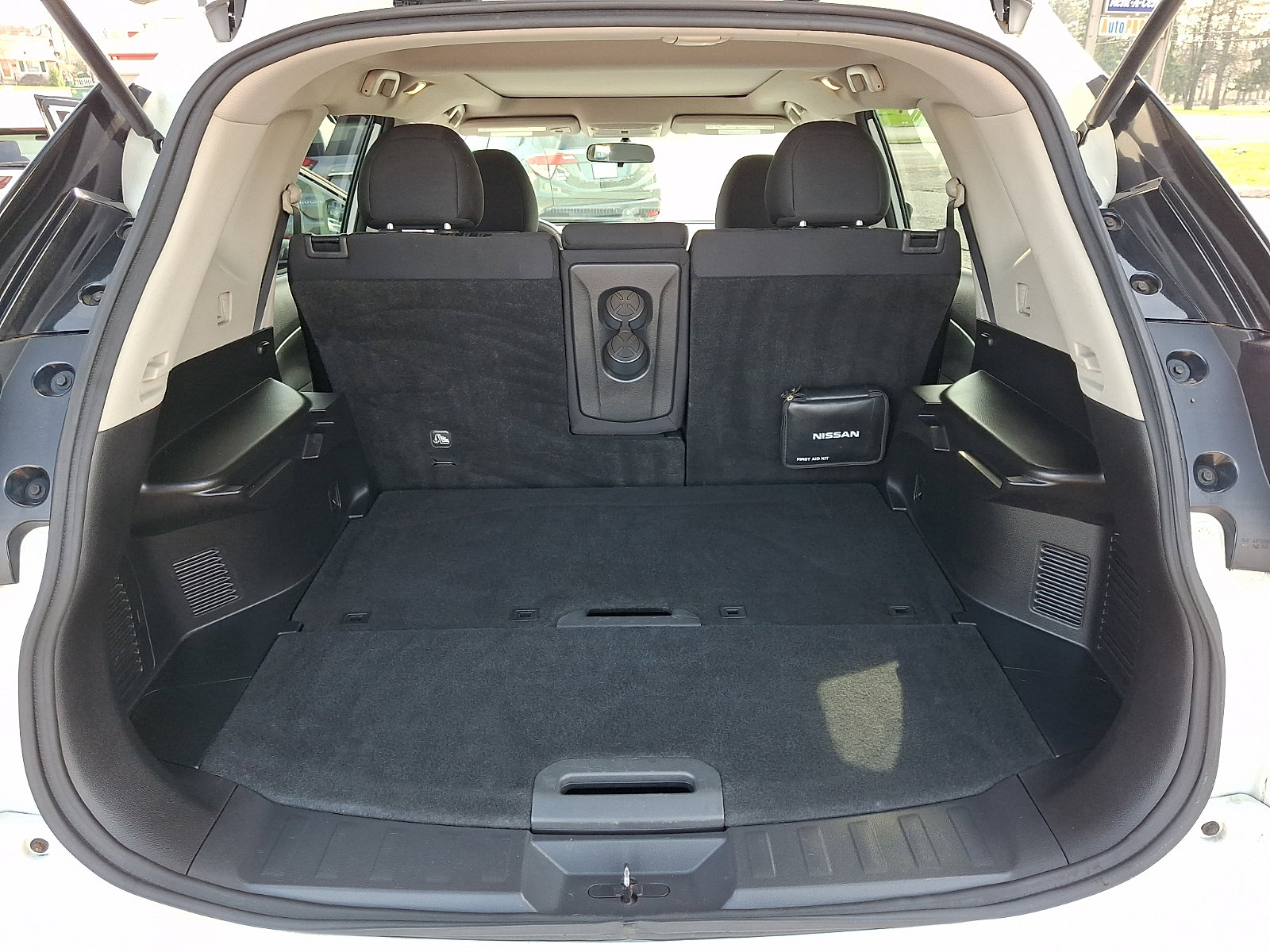 Used 2017 Nissan Rogue SV image 29