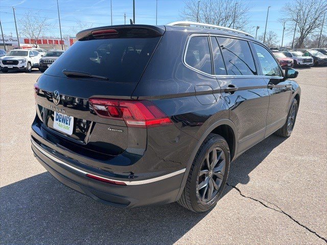 Used 2022 Volkswagen Tiguan SE image 5