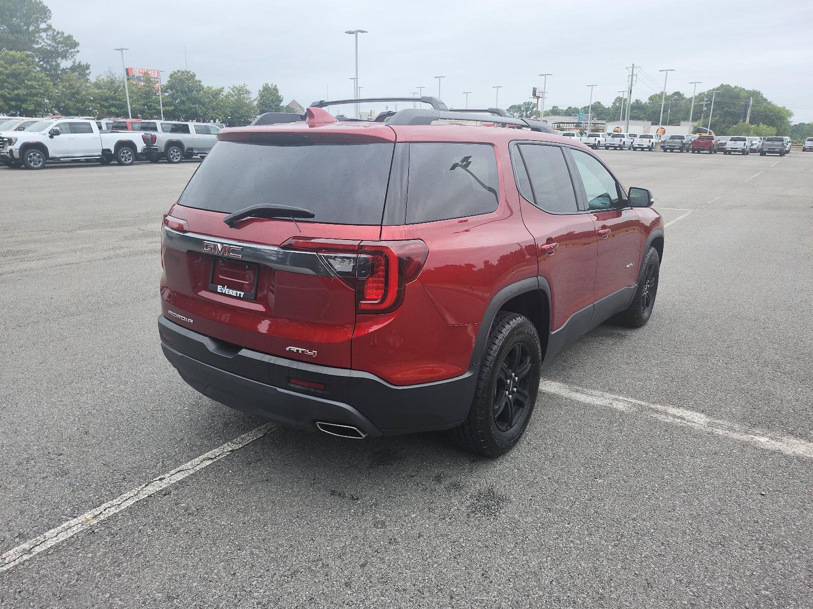 Used 2022 GMC Acadia AT4 w/ Technology Package AWD/4WD image 4