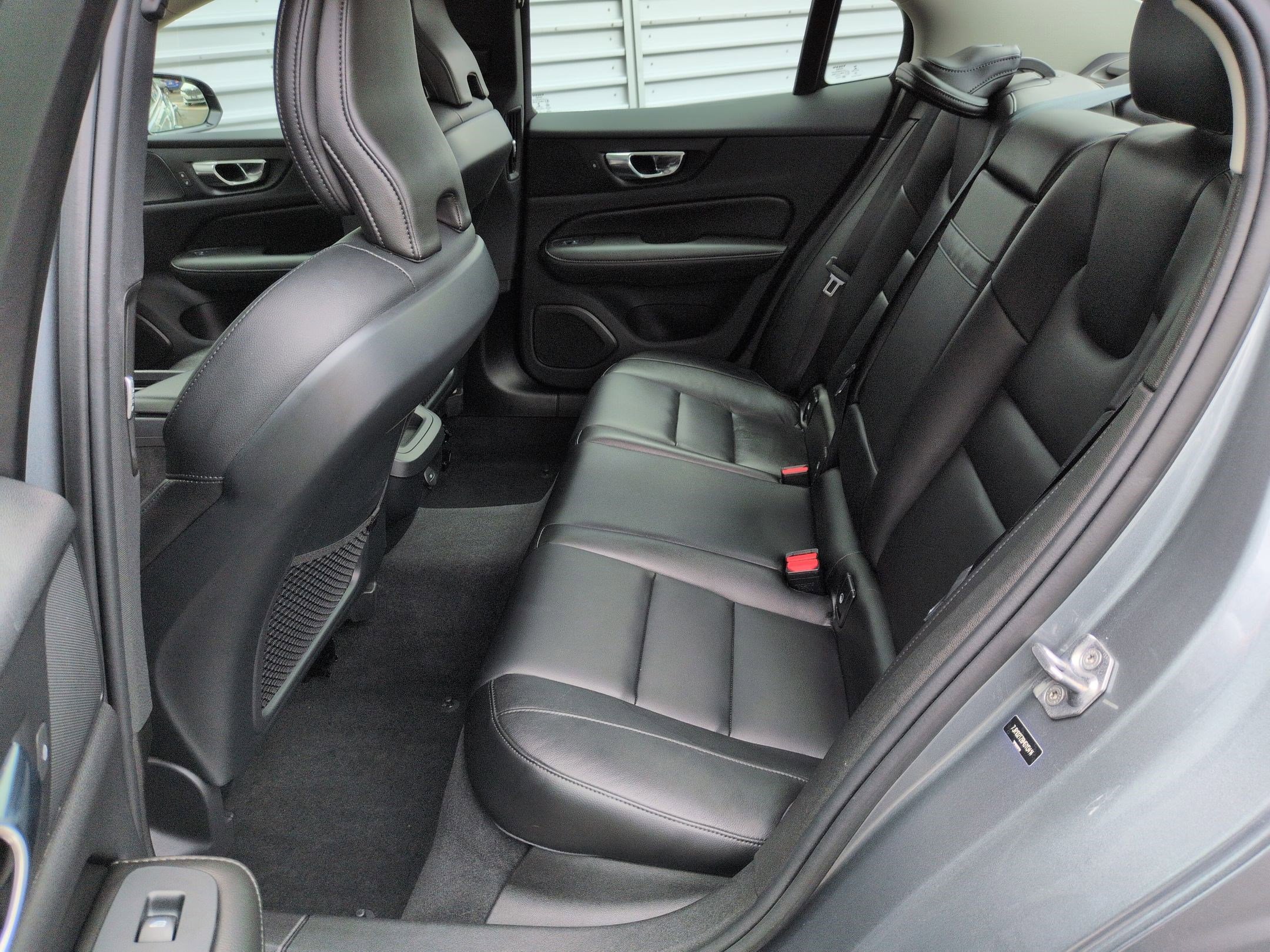 Used 2021 Volvo S60 T5 Momentum w/ Advanced Package image 28