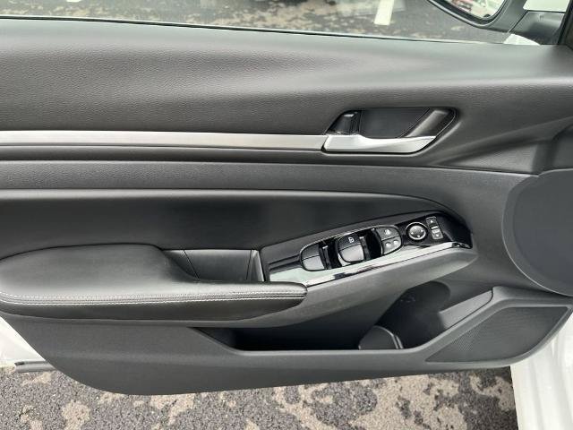 Certified 2023 Nissan Altima 2.5 SV FWD image 13