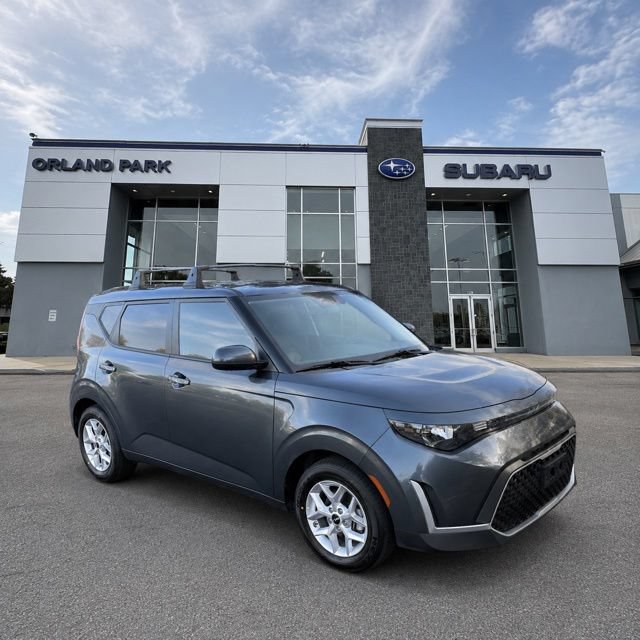 Used 2025 Kia Soul LX w/ LX Technology Package FWD image 3