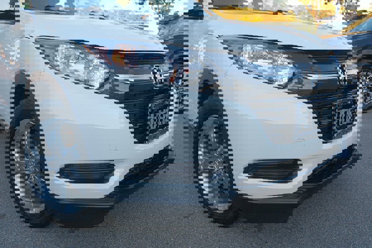 Used 2017 Honda HR-V LX image 7