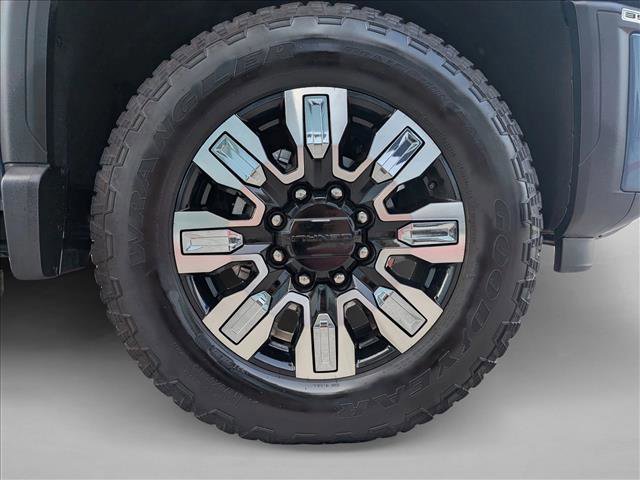 Used 2025 GMC Sierra 3500 Denali w/ Denali Reserve Package image 24