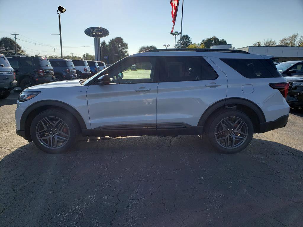New 2026 Ford Explorer ST-Line image 4