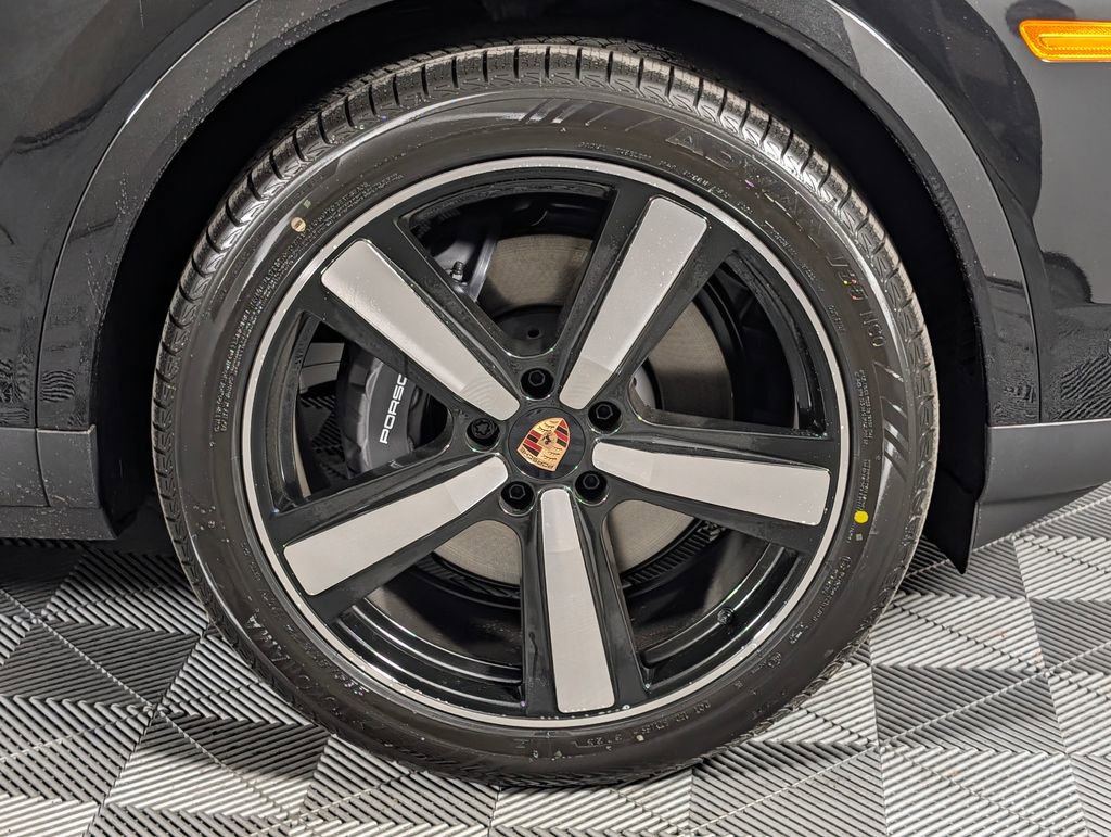 New 2026 Porsche Cayenne Coupe image 14