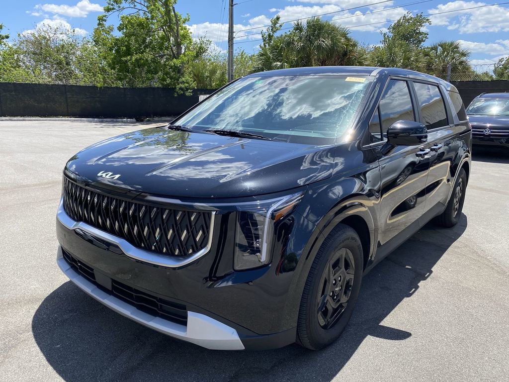 Used 2025 Kia Carnival image 17