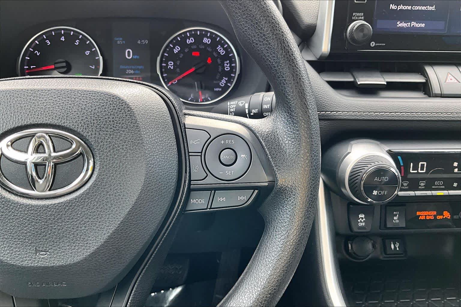 Used 2019 Toyota RAV4 XLE FWD image 25