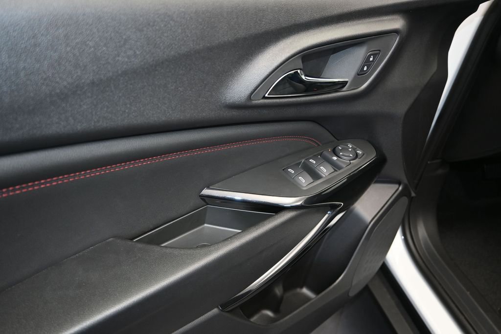 New 2026 Chevrolet Trax RS w/ Sunroof Package FWD image 11