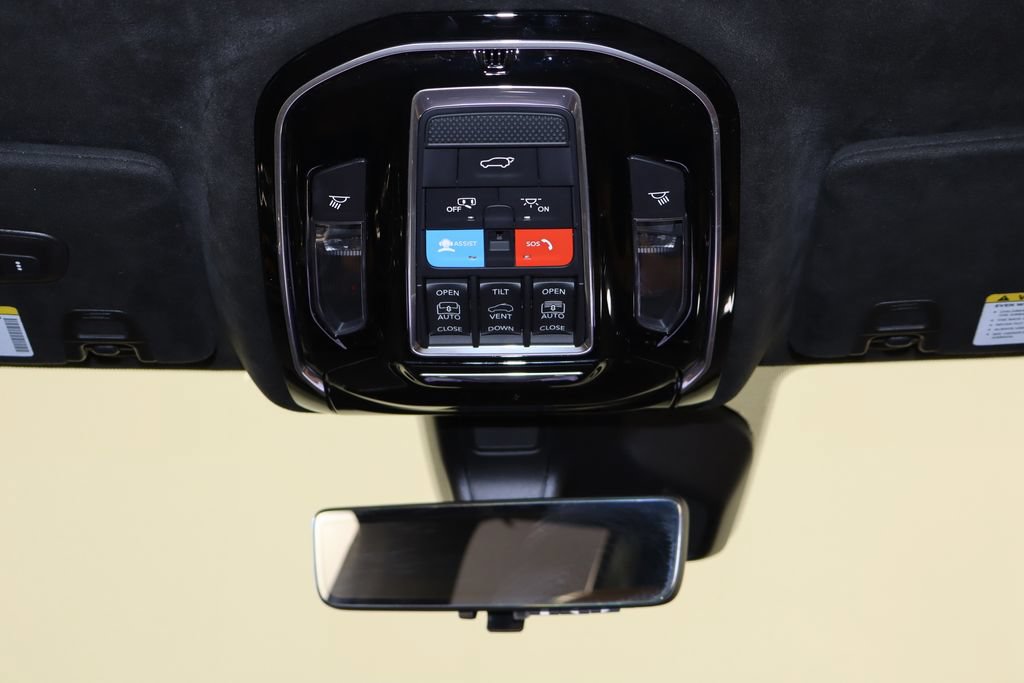 Used 2023 Jeep Grand Cherokee Summit AWD/4WD image 27