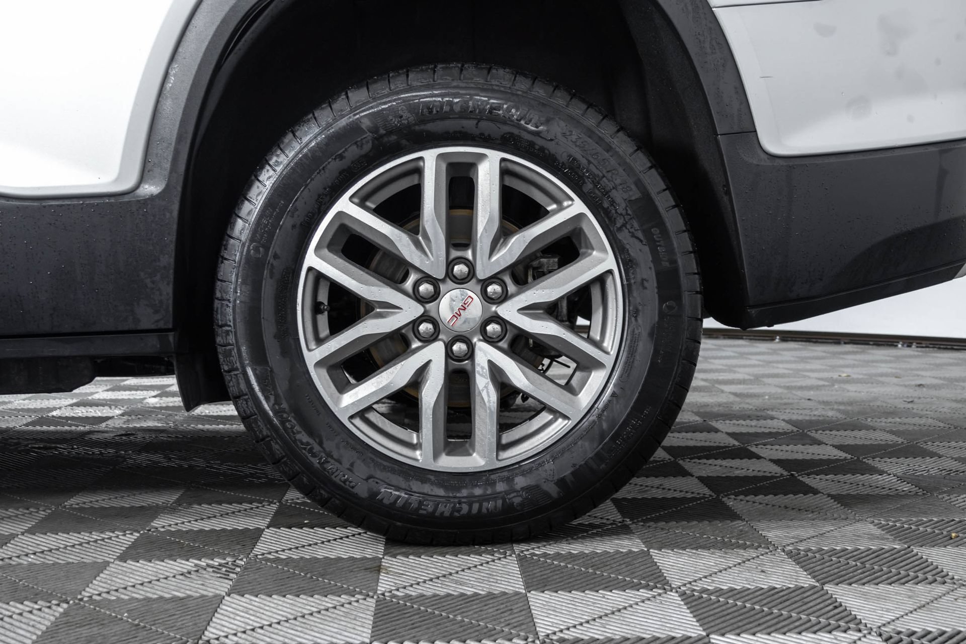 Used 2018 GMC Acadia SLE FWD image 49