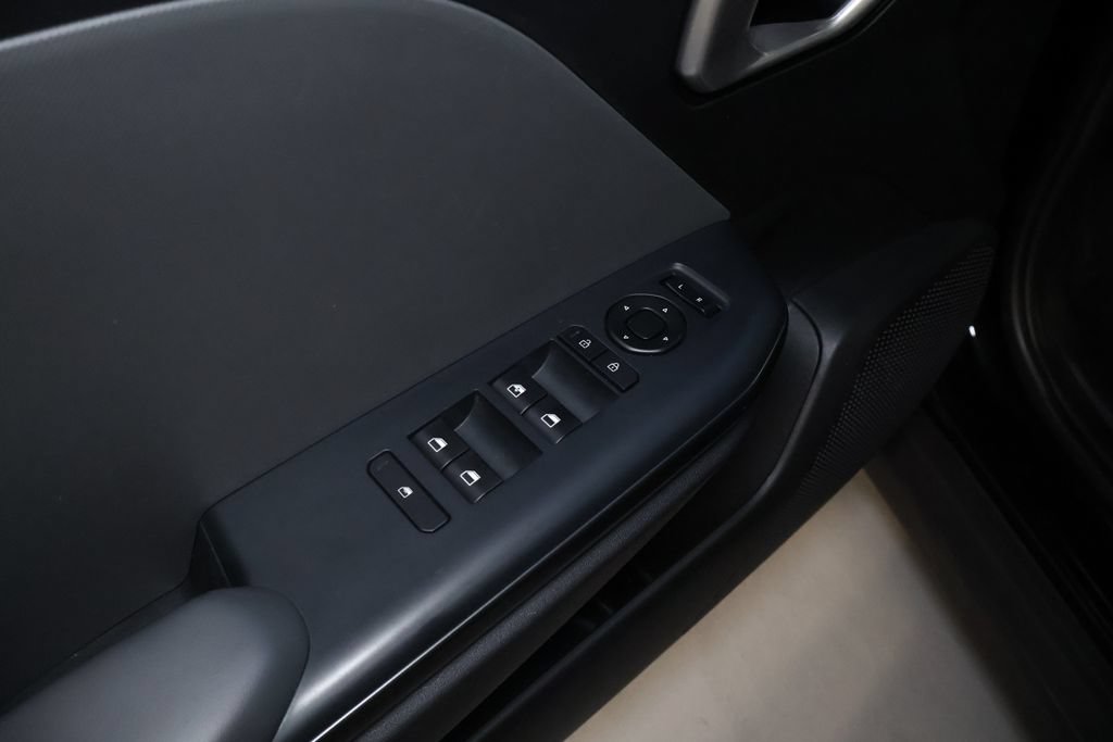 Used 2025 Kia K4 FWD image 12