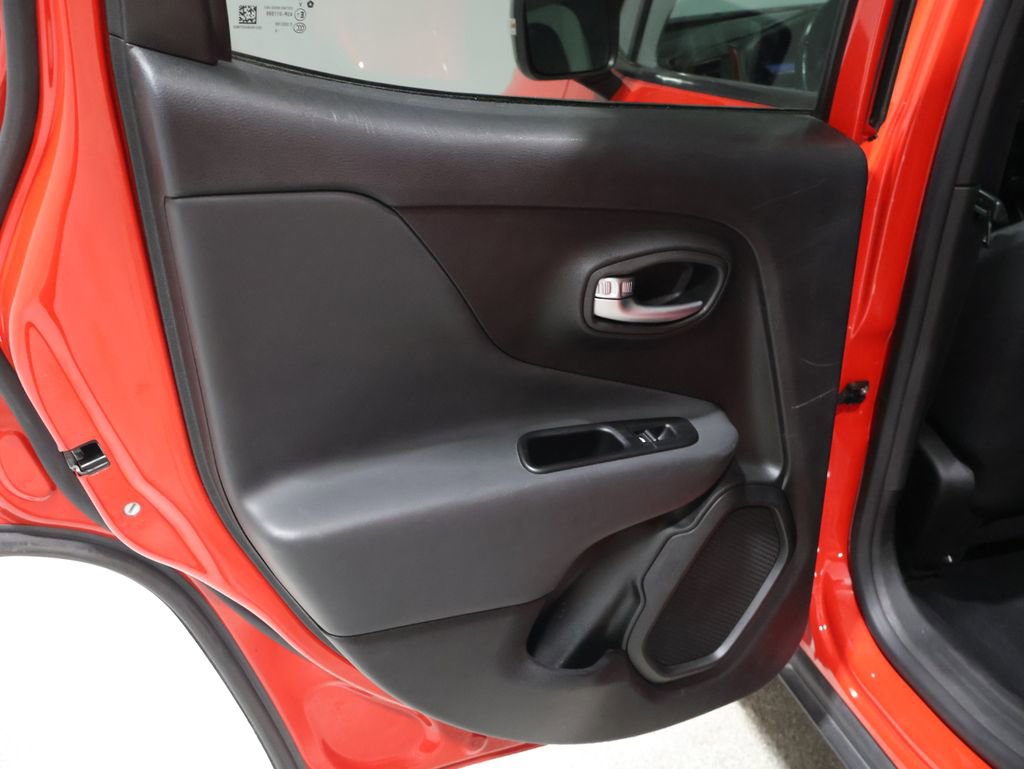 Used 2020 Jeep Renegade Trailhawk w/ Cold Weather Group image 19
