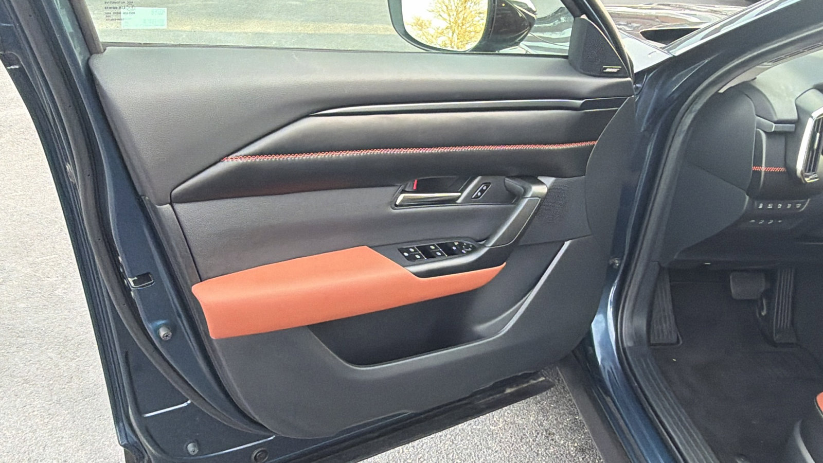 Certified 2025 MAZDA CX-50 2.5 Turbo w/ Premium Plus Pkg image 10