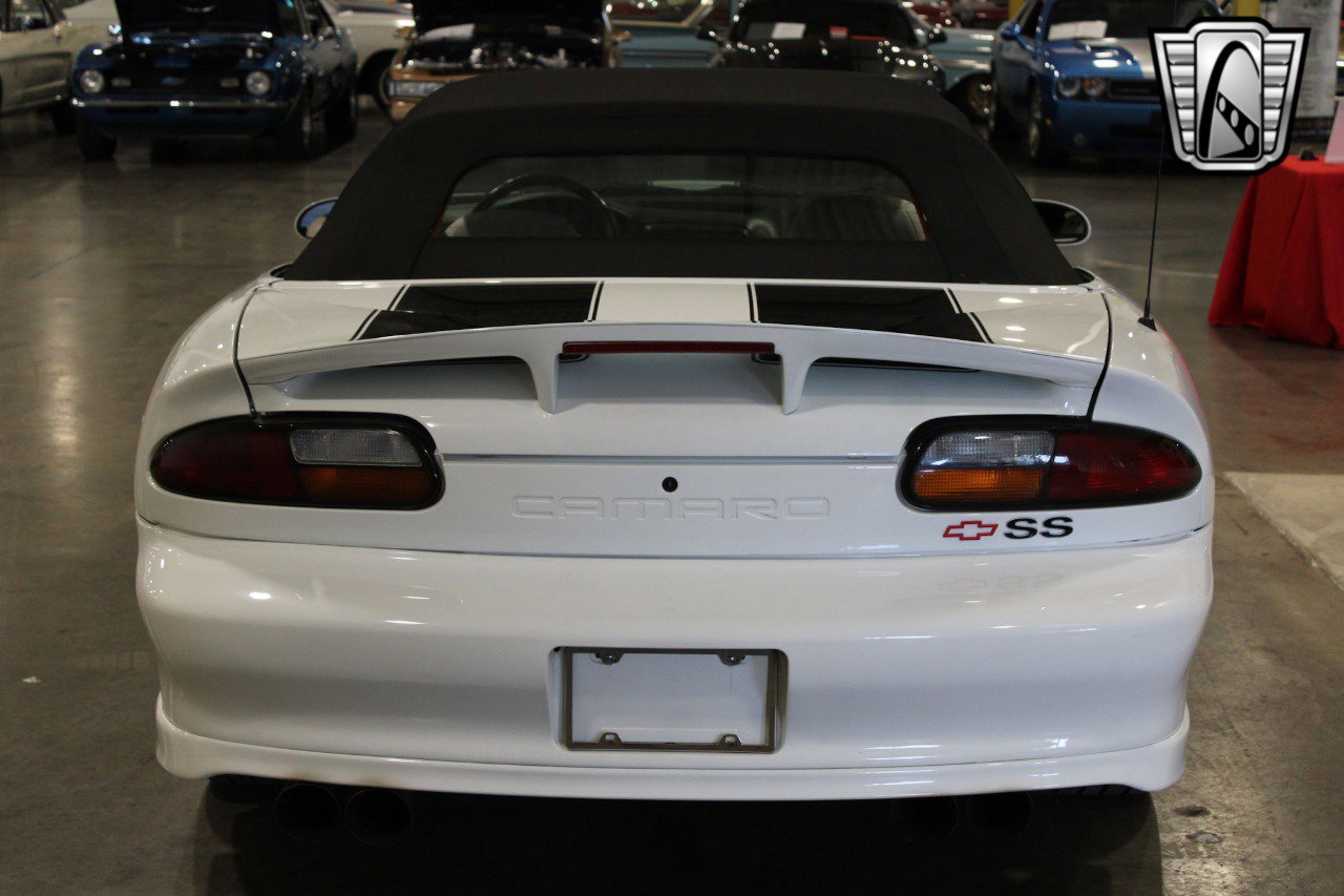 Used 2001 Chevrolet Camaro Z28 w/ SS Performance/Appearance Pkg image 7