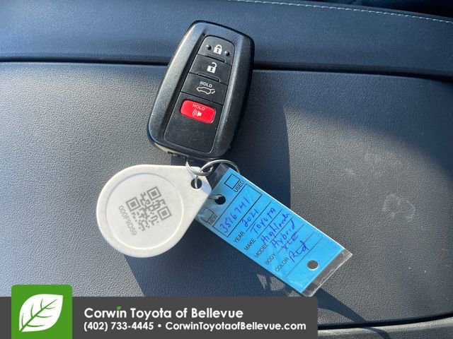 Used 2021 Toyota Highlander XLE w/ Protection Package #3 (TMS) AWD/4WD image 16