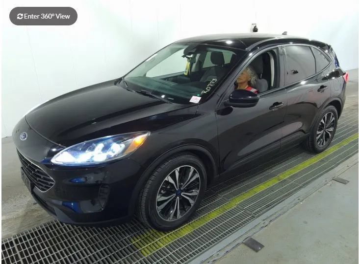 Used 2021 Ford Escape SE w/ SE Sport Appearance Package FWD image 1
