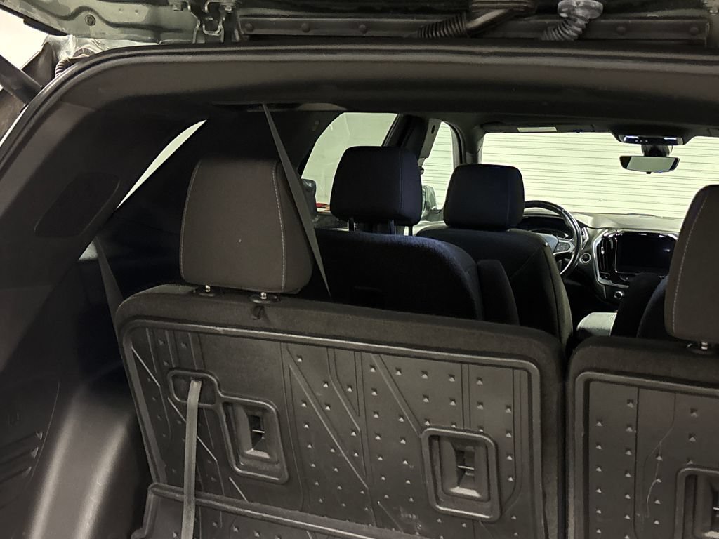 Used 2022 Chevrolet Traverse LT FWD image 19